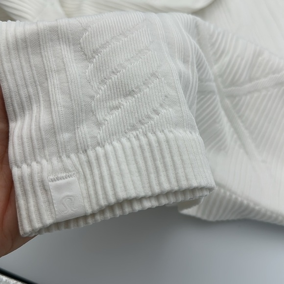 Lululemon Compression Long Sleeve White - Picture 6 of 6